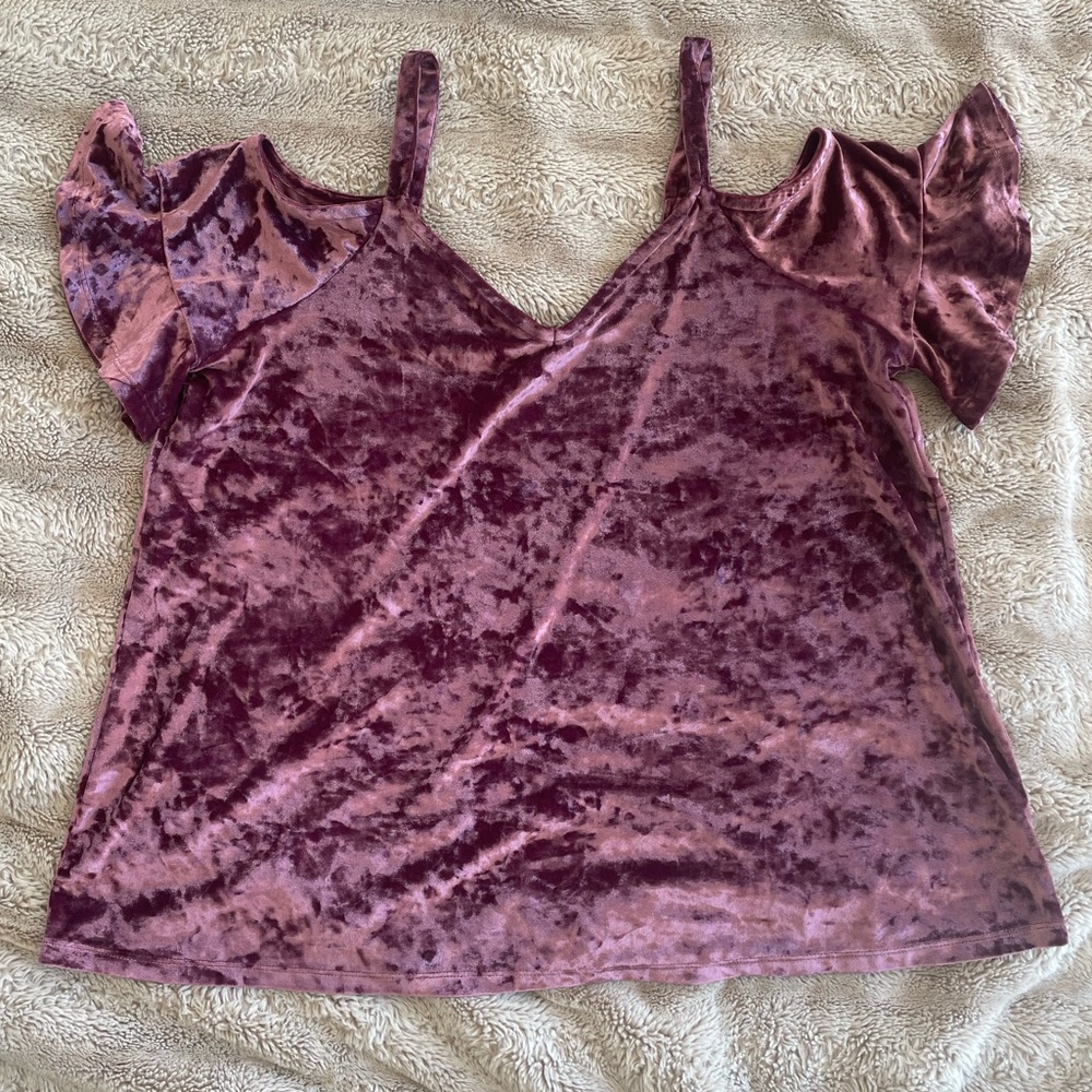Torrid Pink Plum Crushed Velvet Flirty Cold Shoulder Top! Size 00